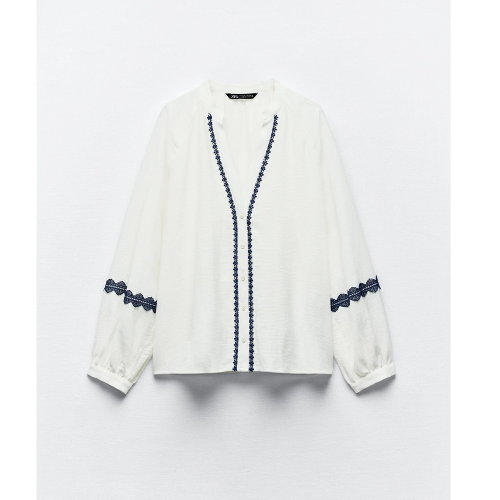 White Lace Top with Navy Accents Zara - Picture 3 of 11